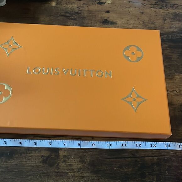 Louis Vuitton Large New Gift  Box - Picture 5 of 8
